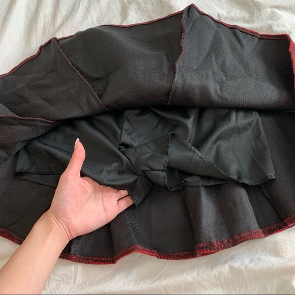 DARK ACADEMIA PLAID SKIRT - Picture 5 of 6